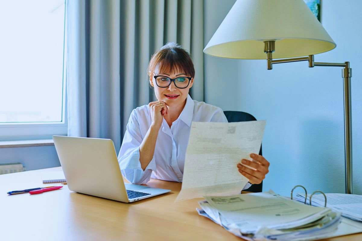 Casalinghe con 57 anni: pensione possibile già ora, la regola che in pochi conoscono