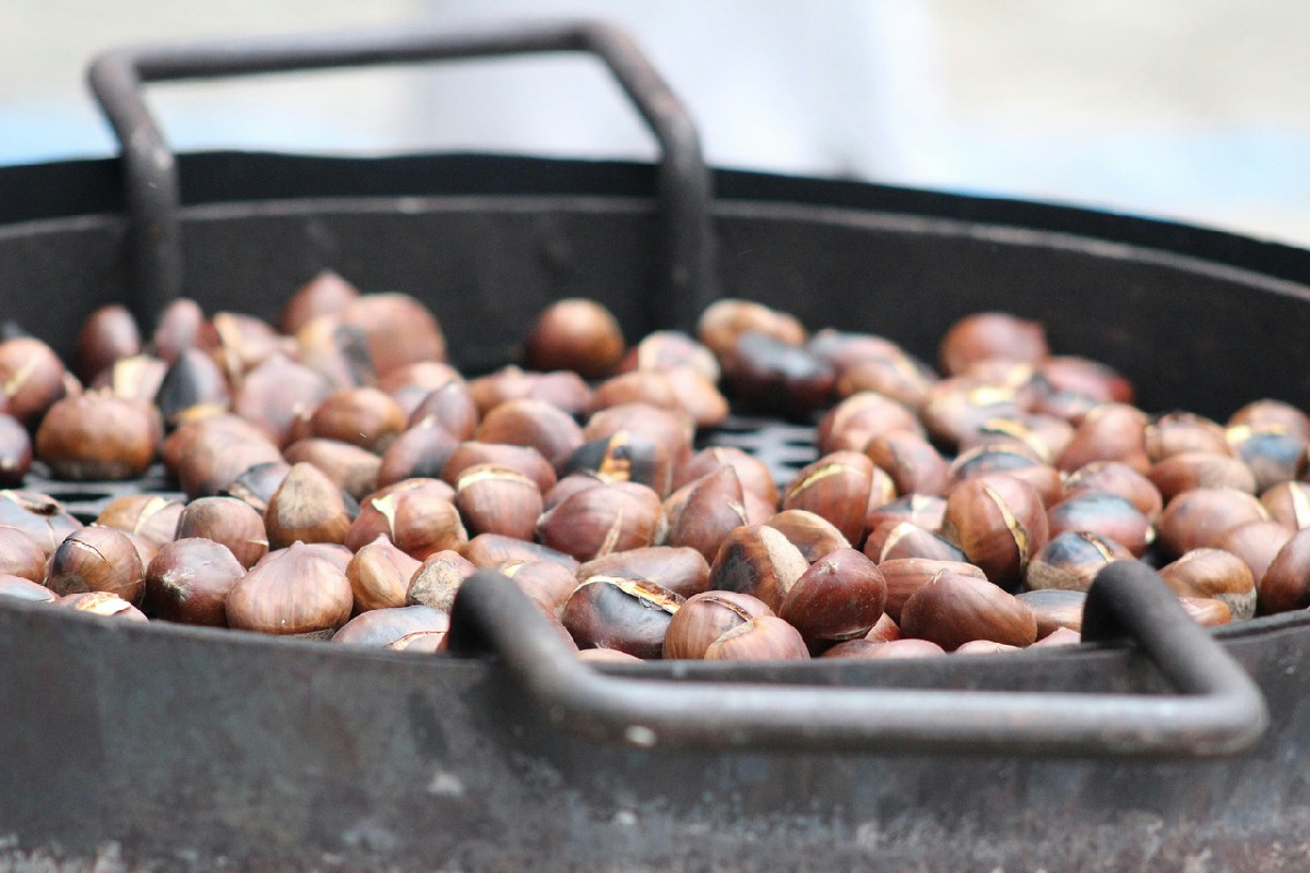 Le castagne tornano protagoniste: in forno pronte in 10 minuti, così porti l’autunno a tavola